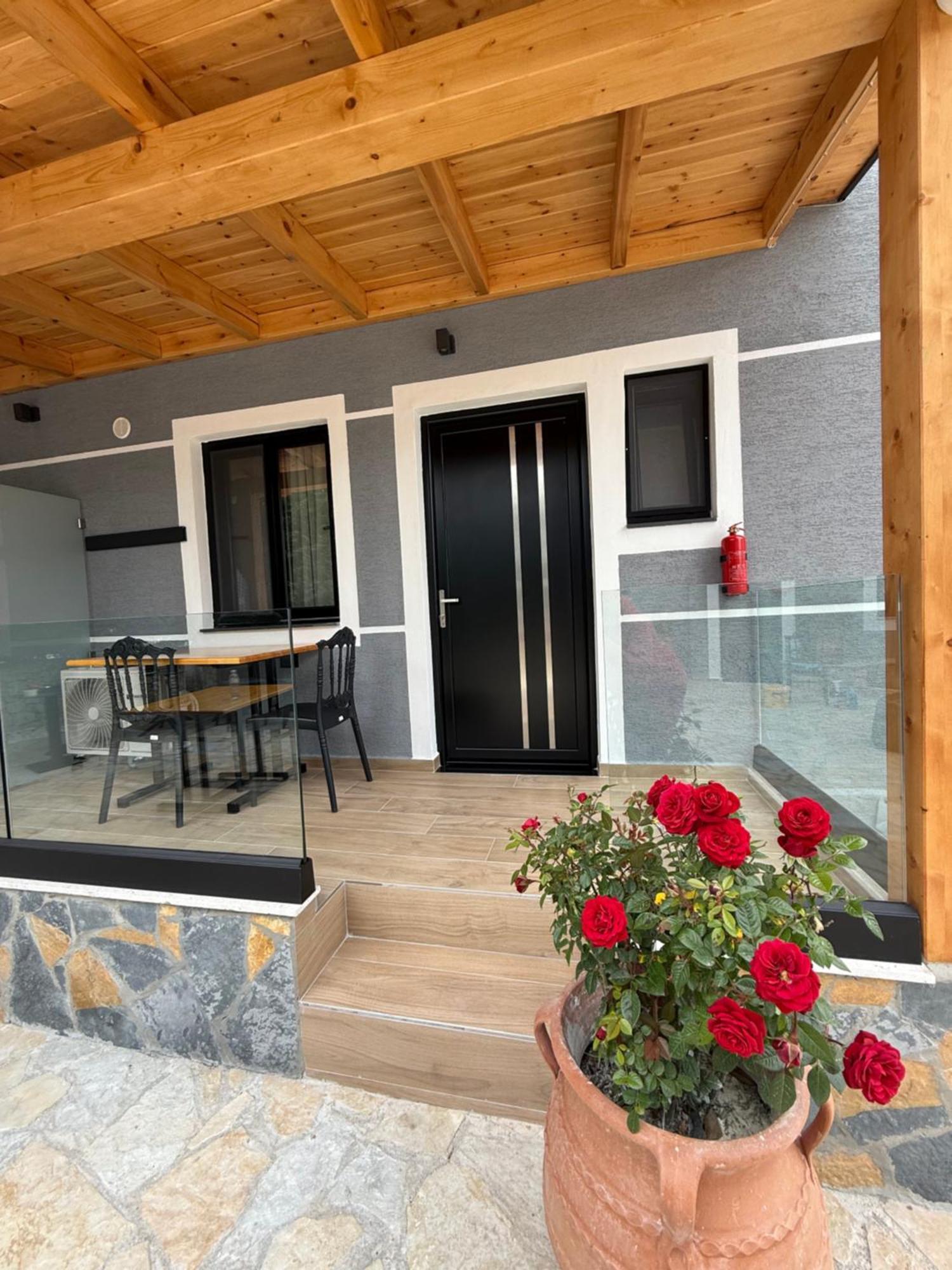 Vila La Familia Ksamil Exteriér fotografie